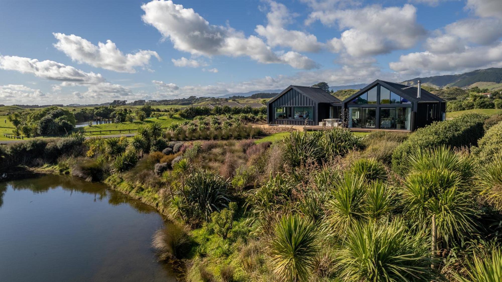 Ono Villa Te Horo Exterior photo